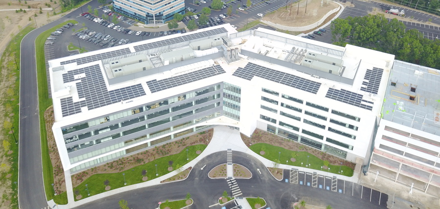 Microgrid-Energy-Installs-Rooftop-Solar-on-MilliporeSigmas-New-LEED-Certifiable-Building-1